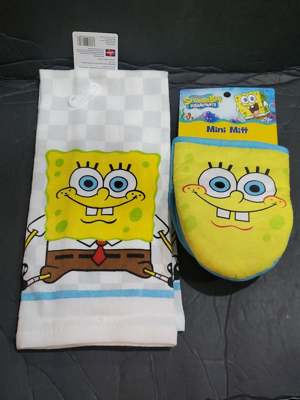 Spongebob squarepants 2pack kitchen towel and mini oven mitt brand new
